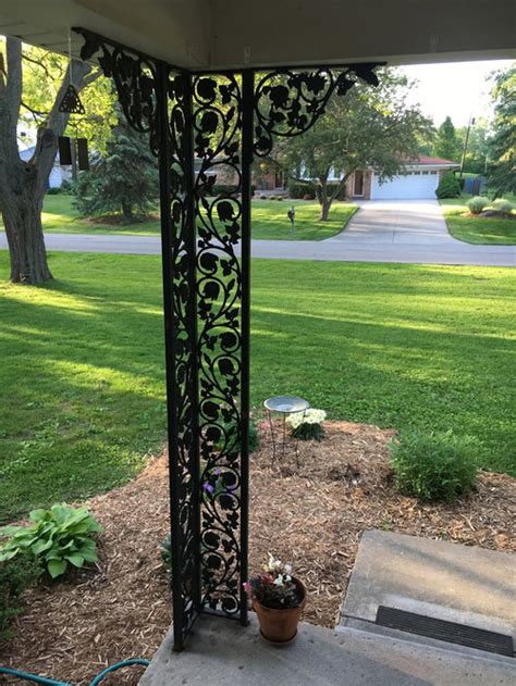 boxing exterior metal post with wood 